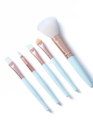 Beginner makeup brush