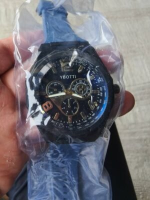 Men's Rubber Watch Strap Sports Pointer Quartz Watch