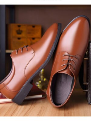 Daily pointed formal leather shoes
