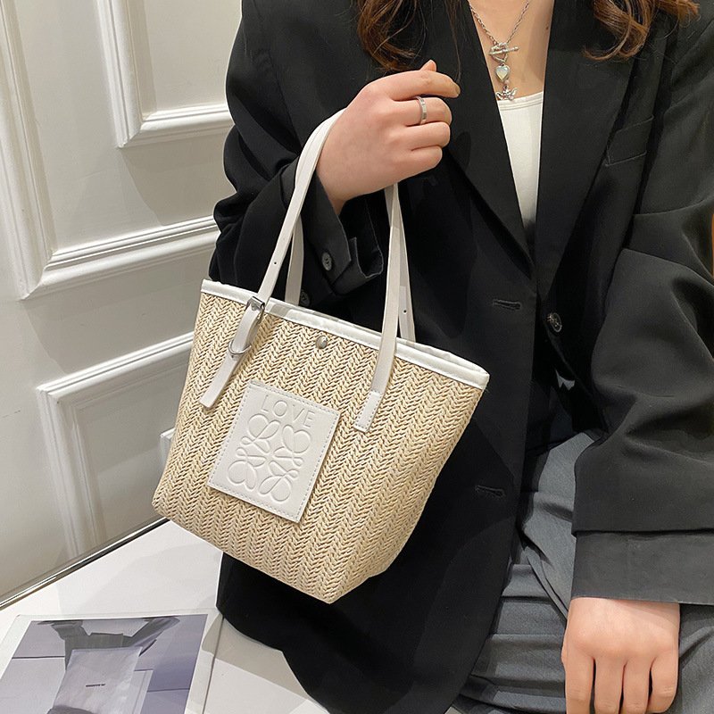 Spring Straw Woven Large Capacity Women's Portable Shoulder Bag ā Image 2