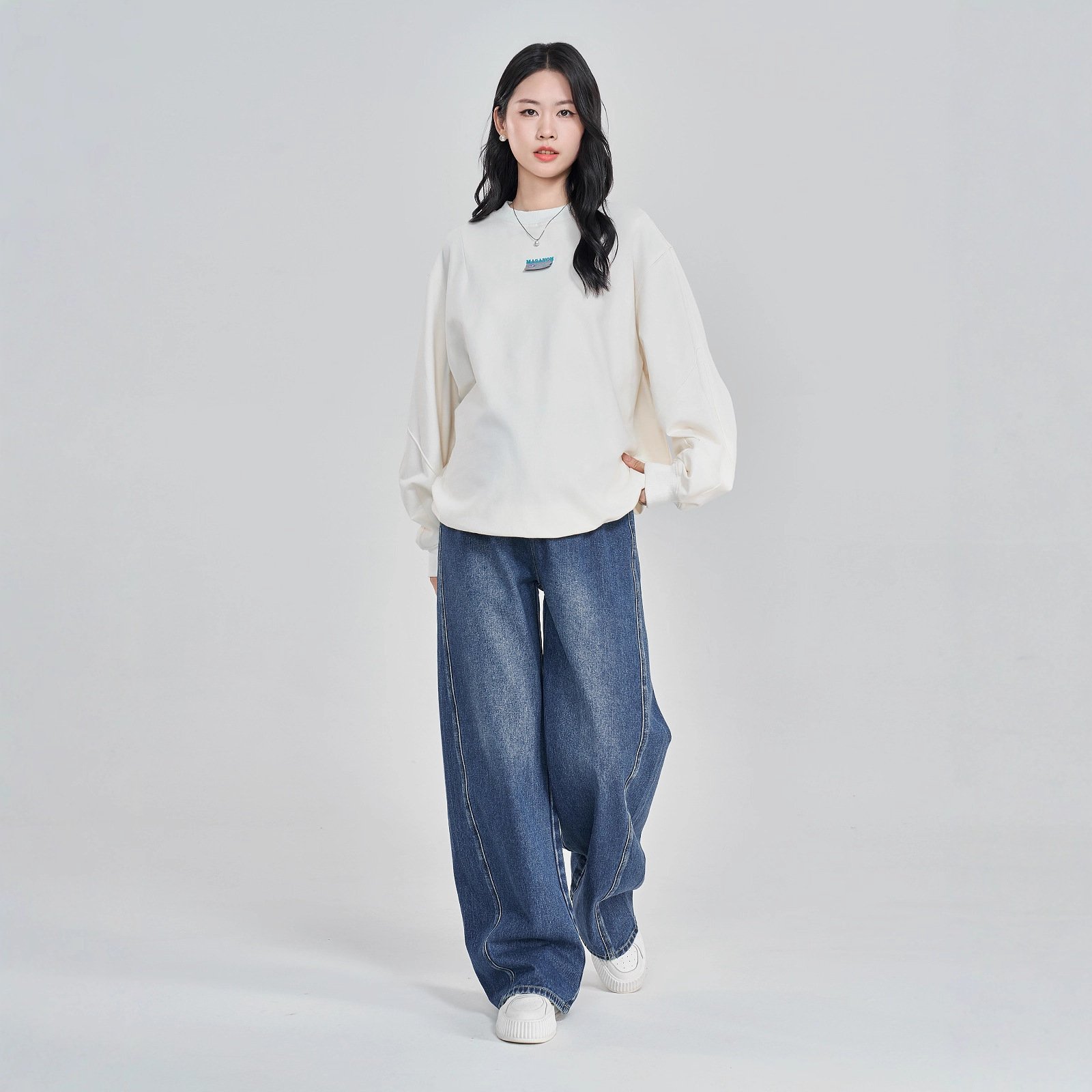 Short-height Wide-leg Non-constricting Jeans ā Image 4