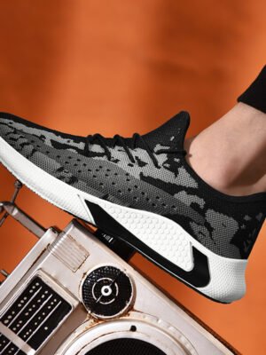 Breathable Flying Woven Autumn And Winter Fashion Casual Shoes For Students