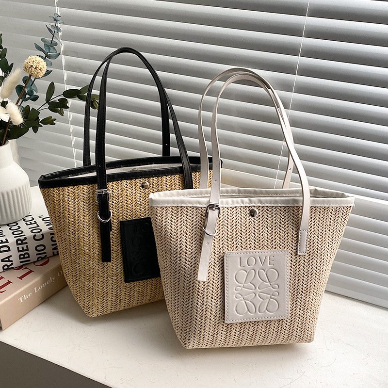 Spring Straw Woven Large Capacity Women's Portable Shoulder Bag ā Image 3