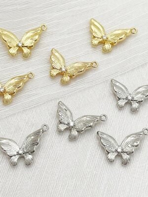 Real Gold Fine-grain Three-dimensional Slanted Butterfly Pendant